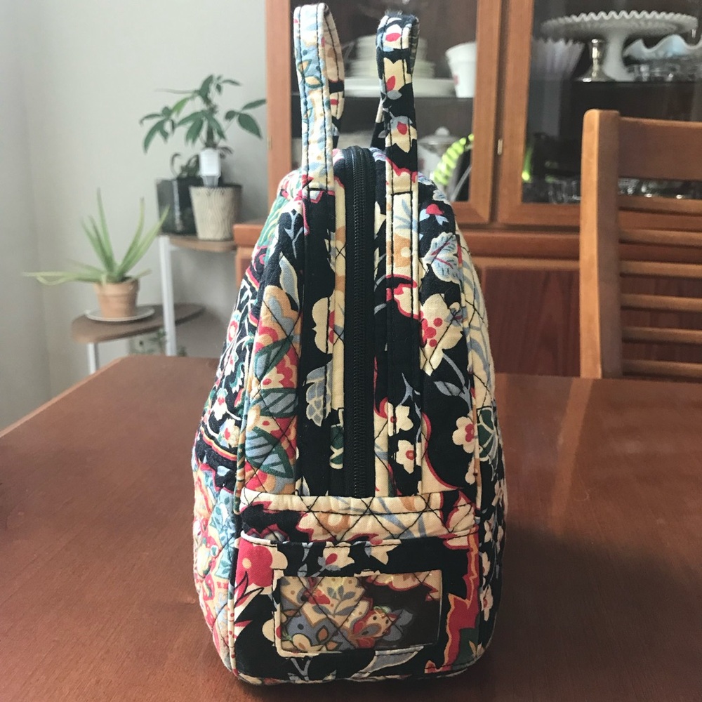 VERA BRADLEY Let’s Do Lunch Bag in Versailles Pattern - Picture 4 of 16